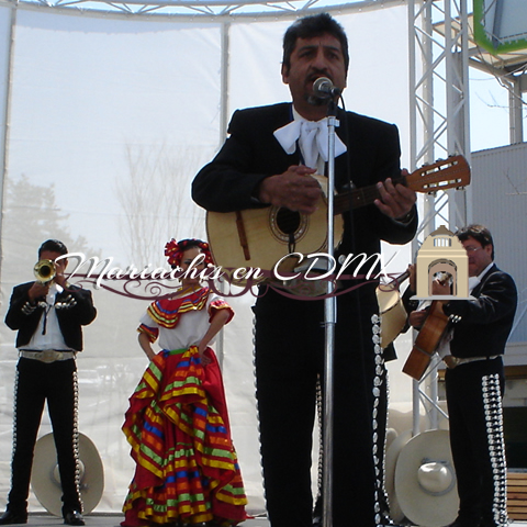 mariachis en la Colonia Nueva Antorchista