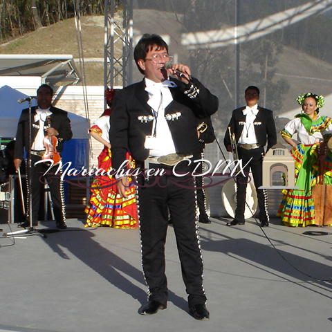 mariachis en la Colonia Zoquiapan